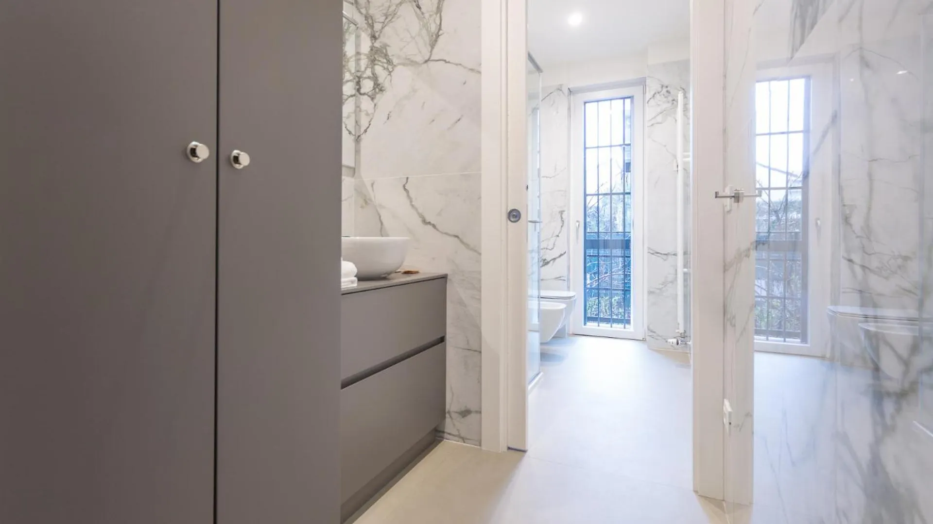 Charming & Bright Apartment Near Milan'S Fashion District アパートホテル