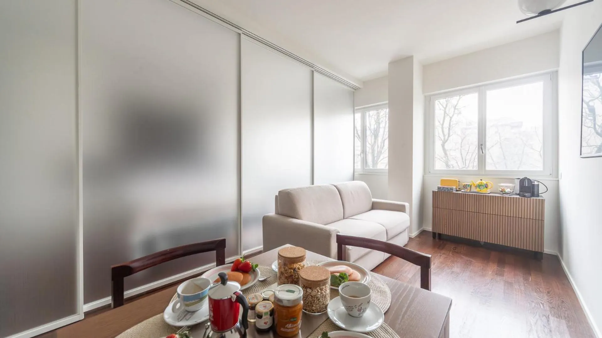 Charming & Bright Apartment Near Milan'S Fashion District Aparthotel